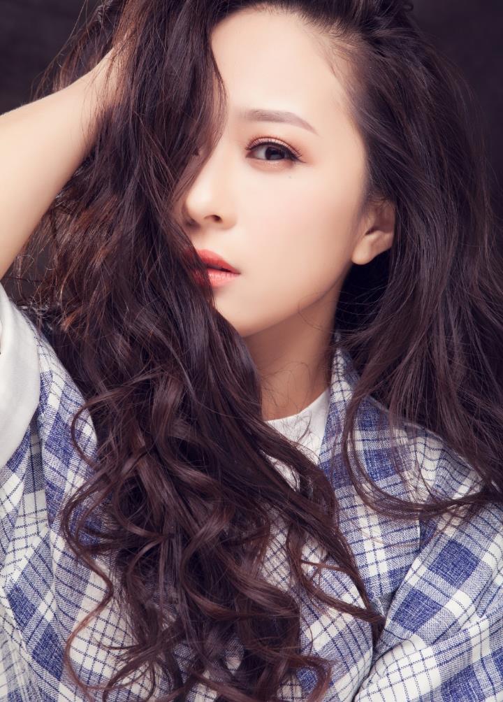 Wanjing Ren Sexy and Hottest Photos , Latest Pics