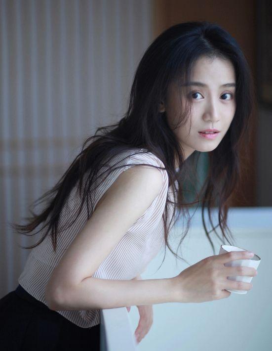 Yuan Sui Sexy and Hottest Photos , Latest Pics