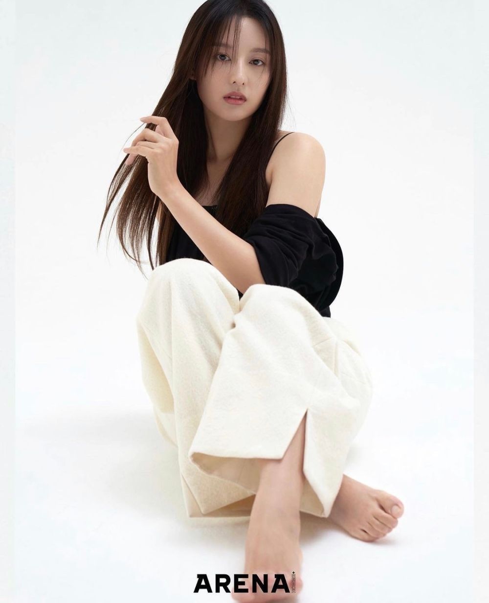 Kim Ji-Won Sexy and Hottest Photos , Latest Pics