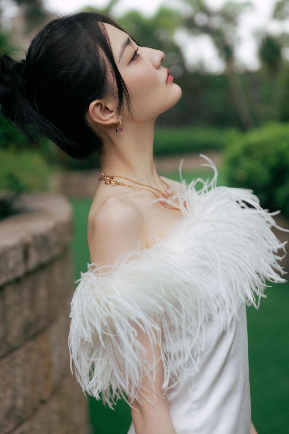 Lulu Xu Sexy and Hottest Photos , Latest Pics