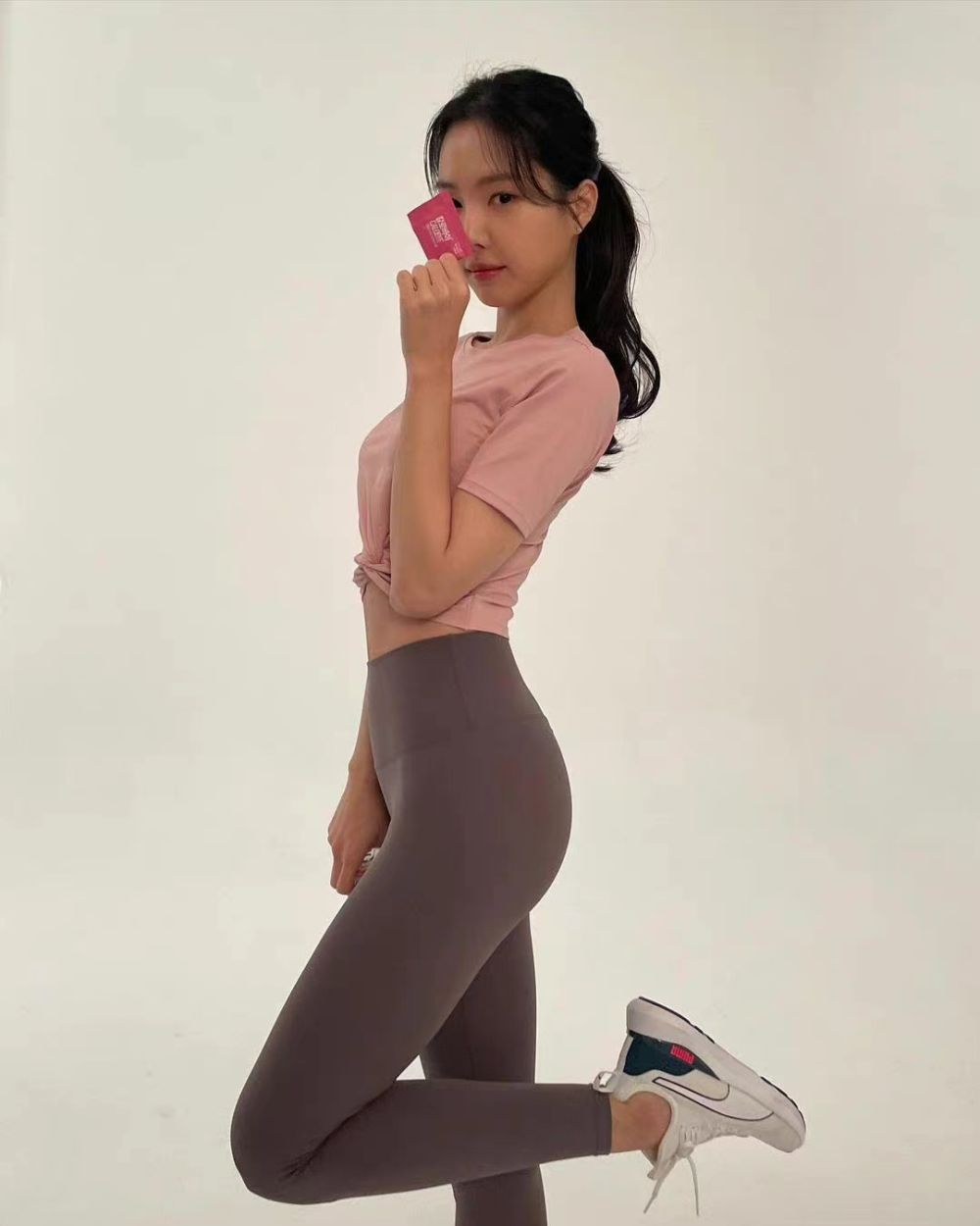 Na-Eun Son Sexy and Hottest Photos , Latest Pics
