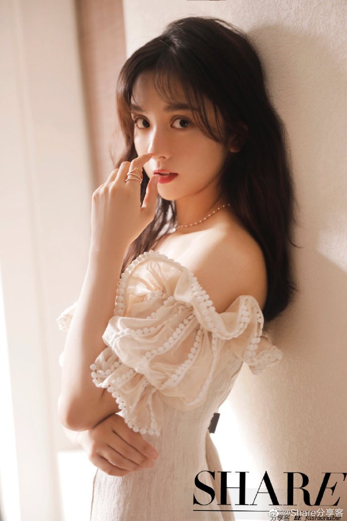 Li Jia Qi Sexy and Hottest Photos , Latest Pics