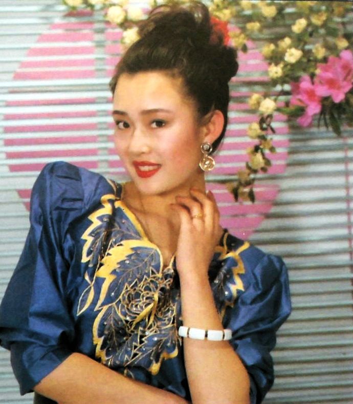 Lili Ge Sexy and Hottest Photos , Latest Pics