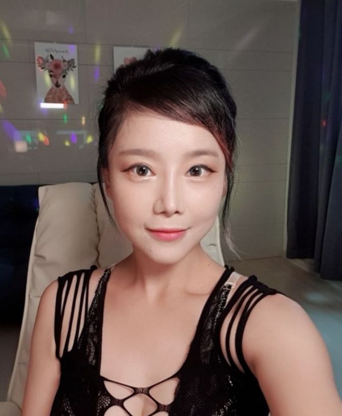 Chae-dam Lee Sexy and Hottest Photos , Latest Pics