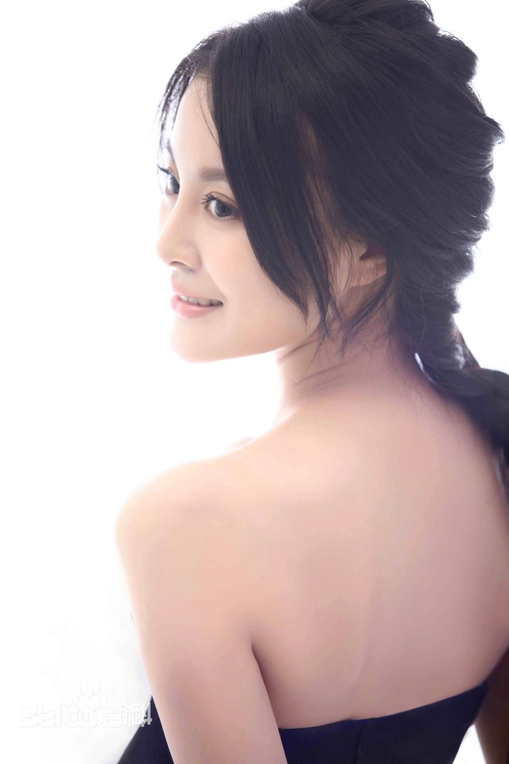 Yuqing Tian Sexy and Hottest Photos , Latest Pics