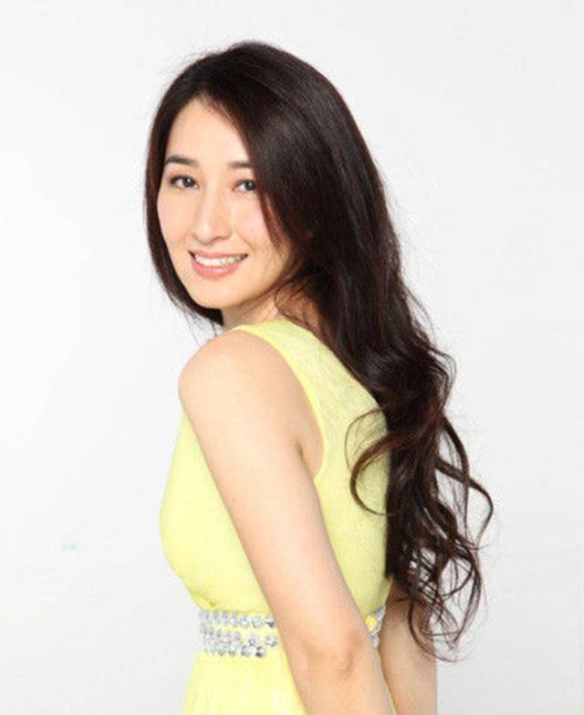Esther Kwan Sexy and Hottest Photos , Latest Pics