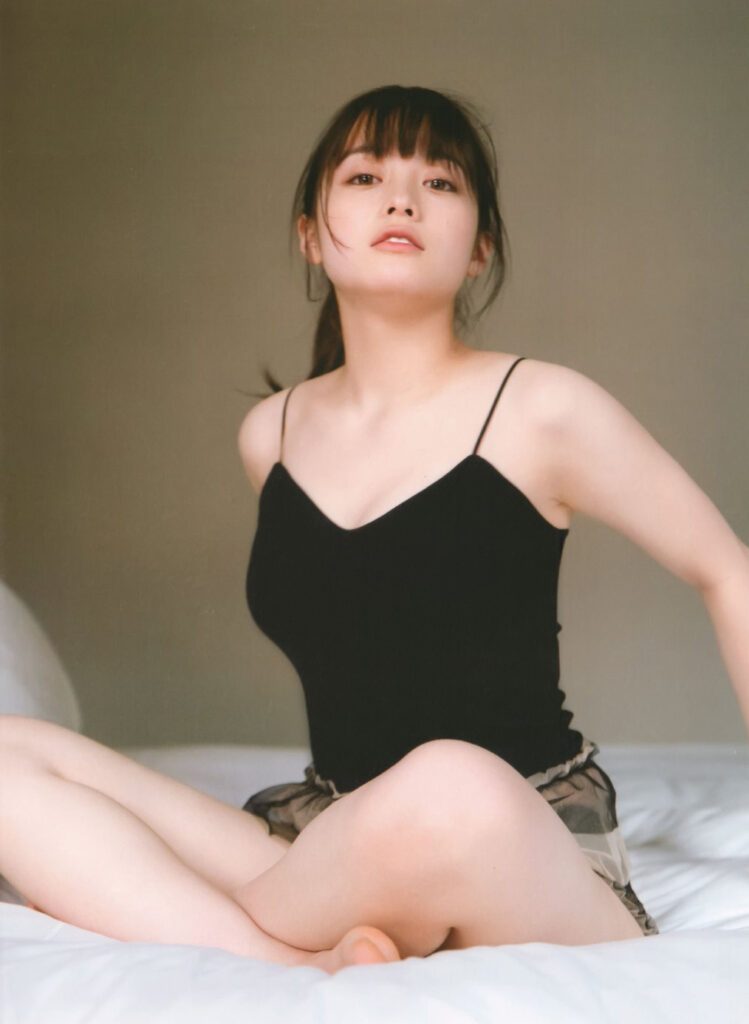 Kanna Hashimoto Sexy and Hottest Photos , Latest Pics