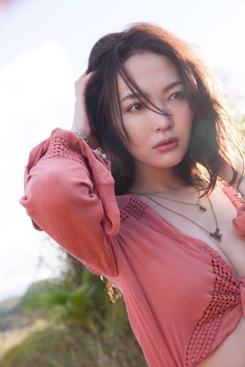 Tomoko Abe Sexy and Hottest Photos , Latest Pics