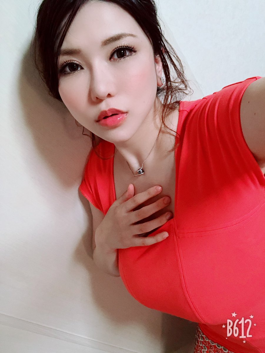 Anri Okita Sexy and Hottest Photos , Latest Pics