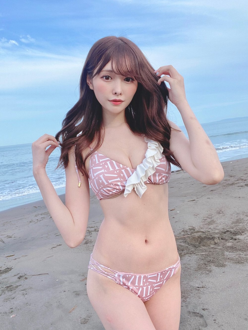 Arina Hashimoto Sexy and Hottest Photos , Latest Pics