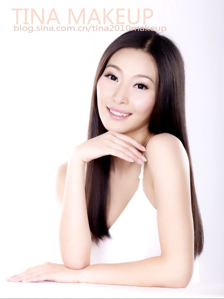 Zhi Zhou Sexy and Hottest Photos , Latest Pics