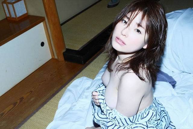 名波遥 Sexy and Hottest Photos , Latest Pics