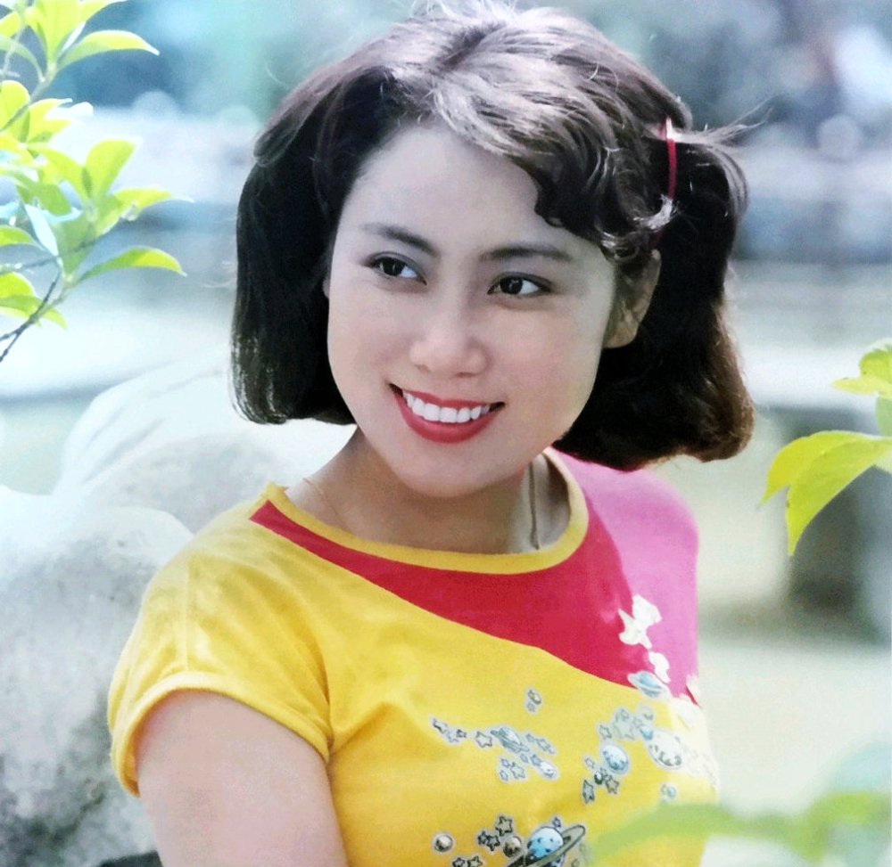 Lan Li Sexy and Hottest Photos , Latest Pics