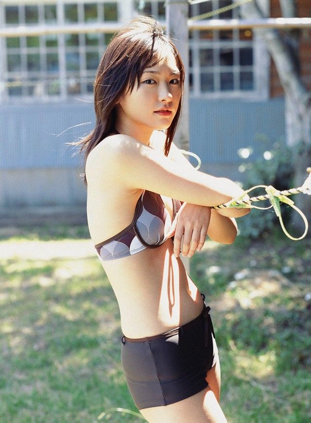 Yui Aragaki Sexy and Hottest Photos , Latest Pics