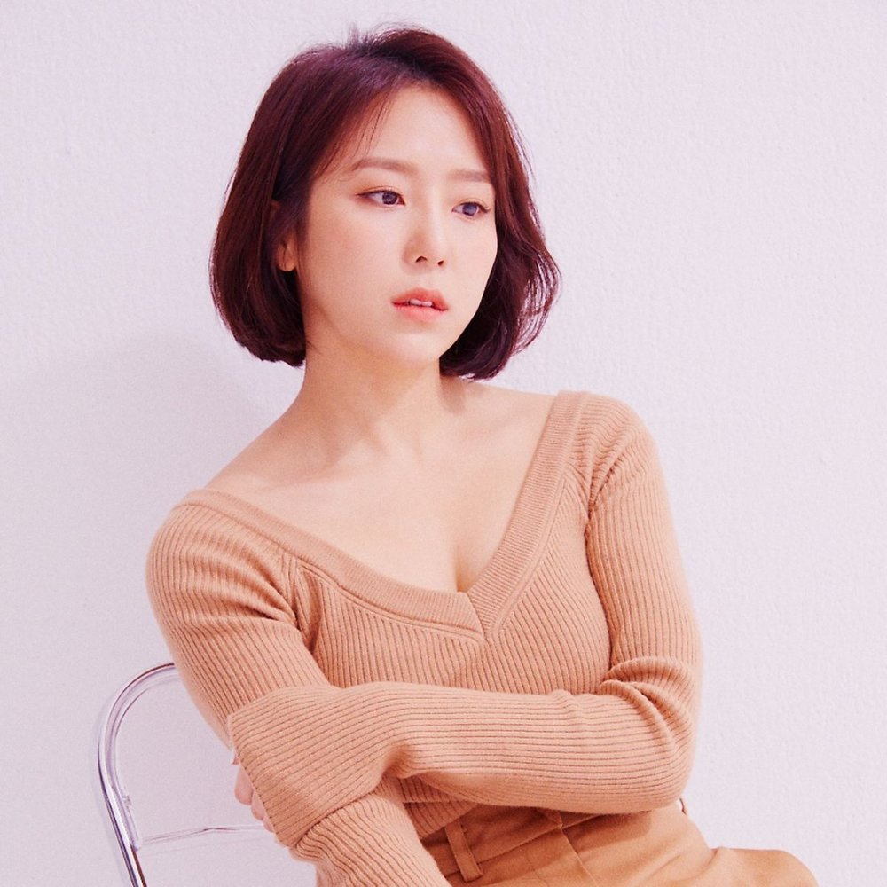 Kim Ye-Won Sexy and Hottest Photos , Latest Pics