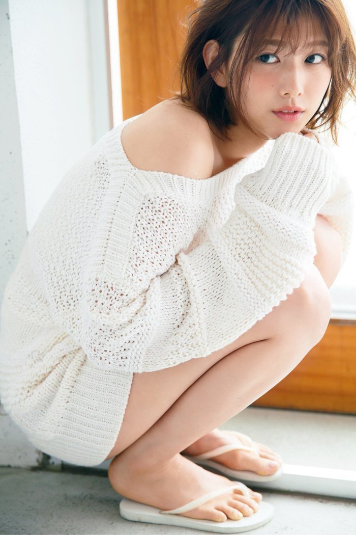 Lisa Watanabe Sexy and Hottest Photos , Latest Pics