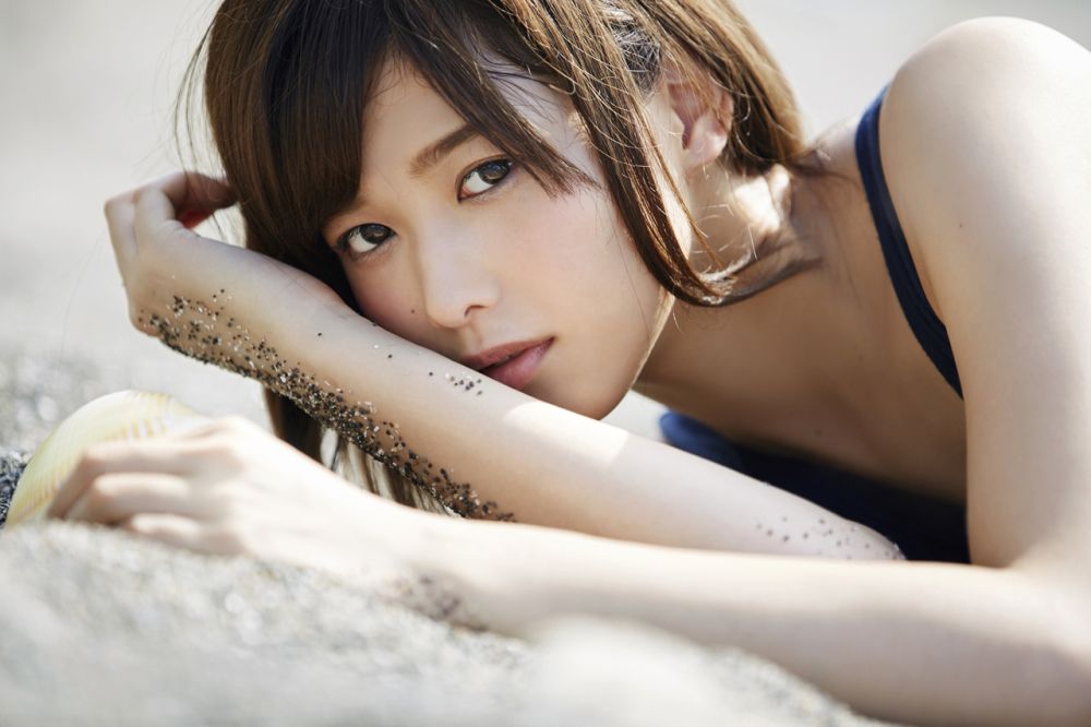 Lisa Watanabe Sexy and Hottest Photos , Latest Pics