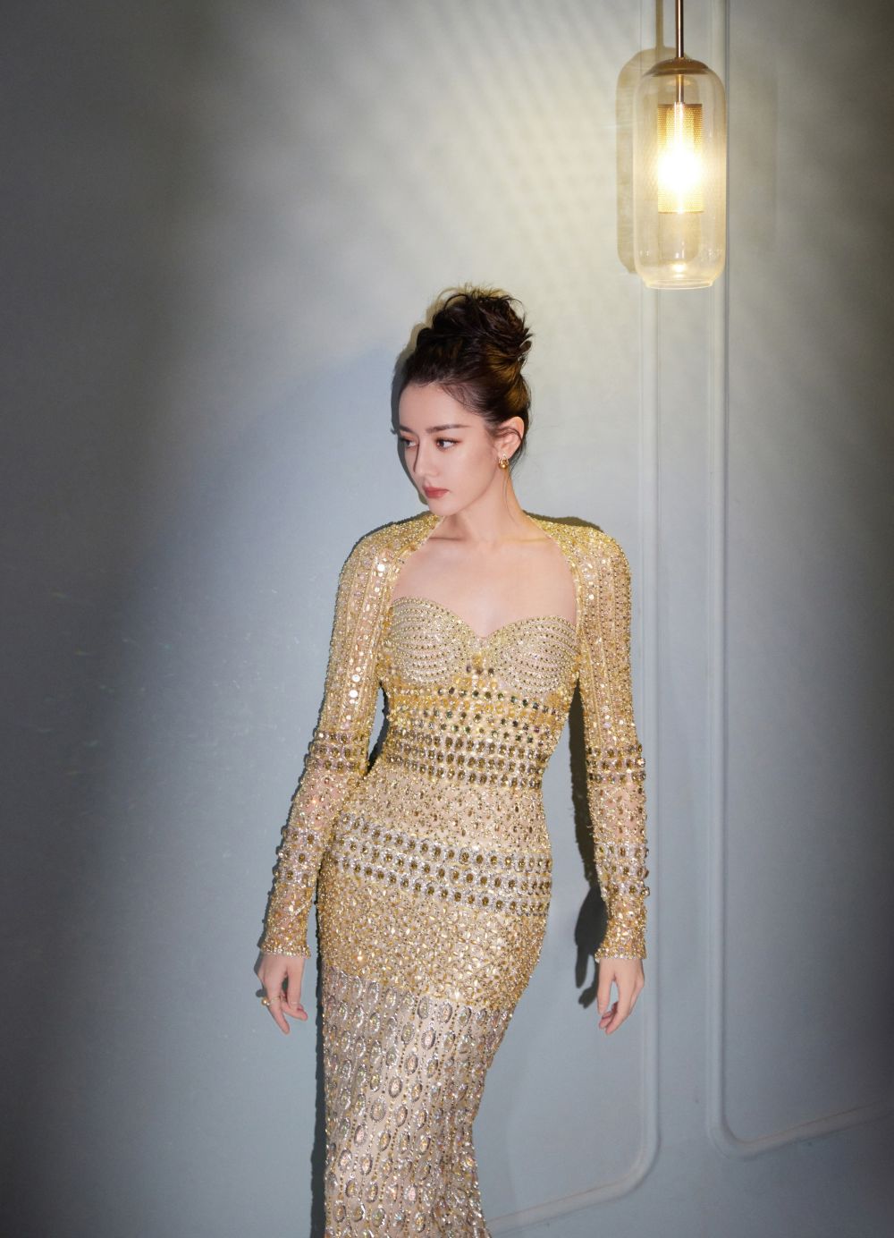 Dilraba Dilmurat Sexy and Hottest Photos , Latest Pics