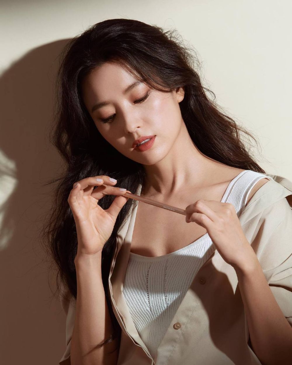 Han Hyo-joo Sexy and Hottest Photos , Latest Pics