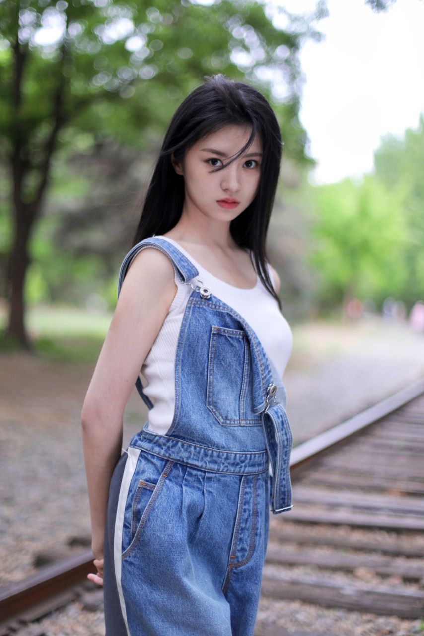 Yilin Hao Sexy and Hottest Photos , Latest Pics