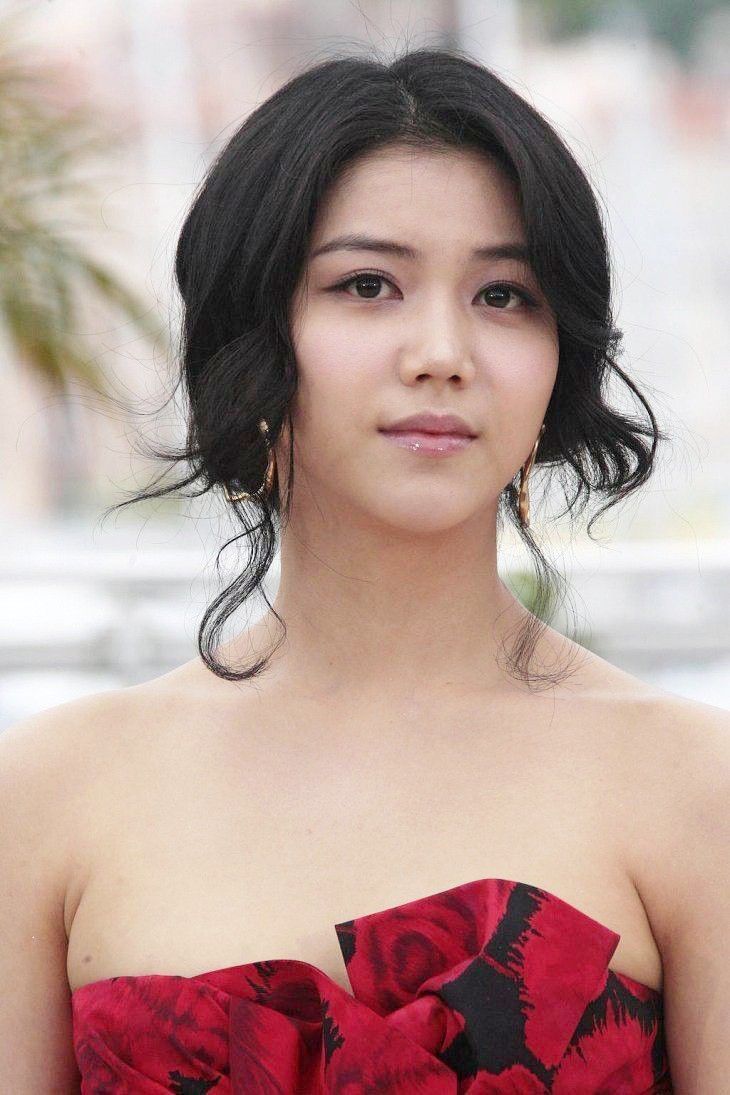 Kim Ok-bin Sexy and Hottest Photos , Latest Pics