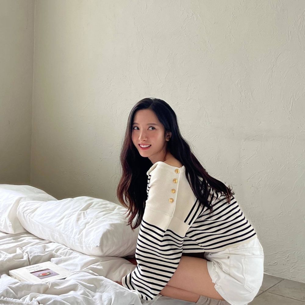 Kim Ji-yeon Sexy and Hottest Photos , Latest Pics