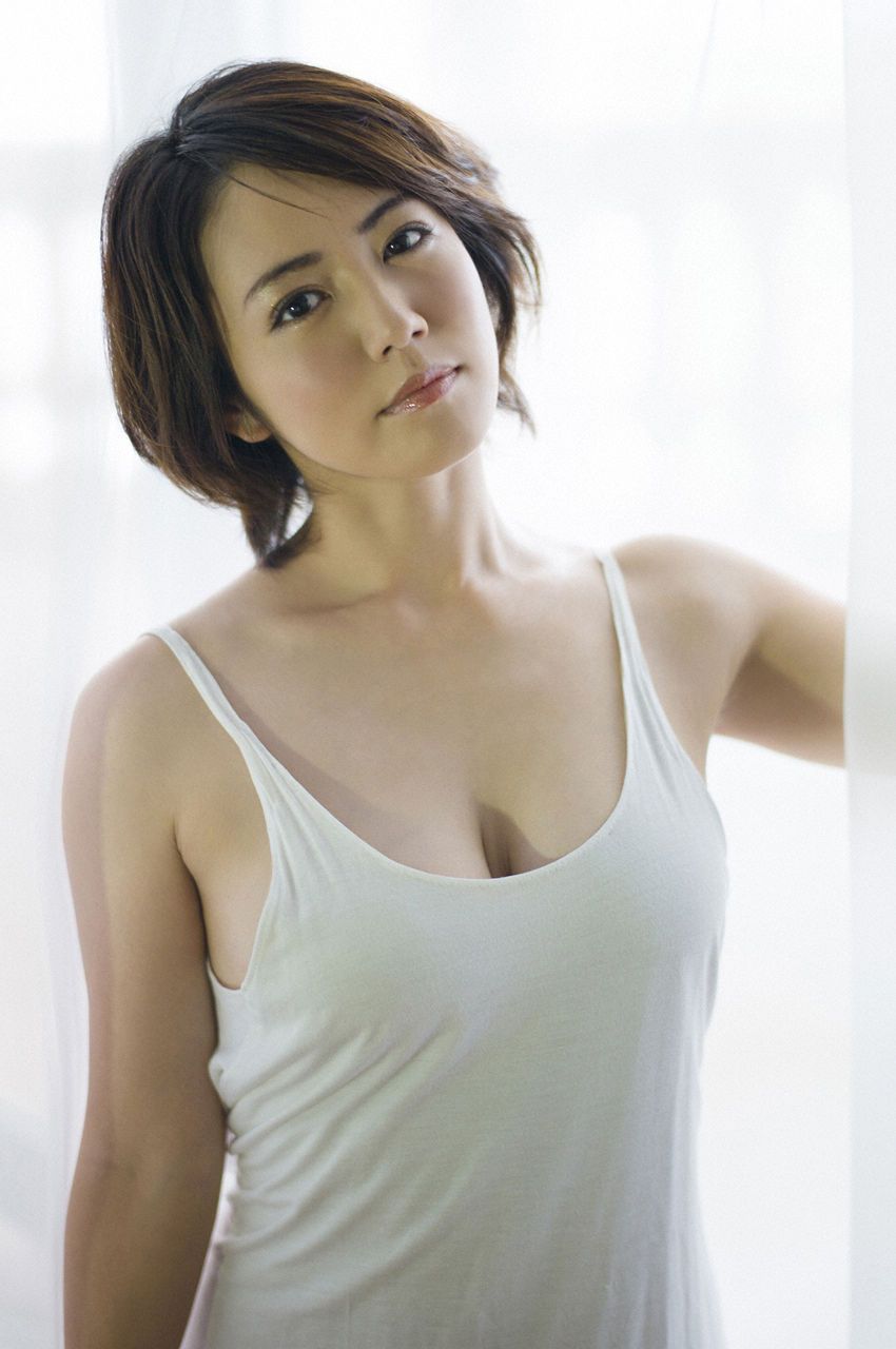 Sayaka Isoyama Sexy and Hottest Photos , Latest Pics