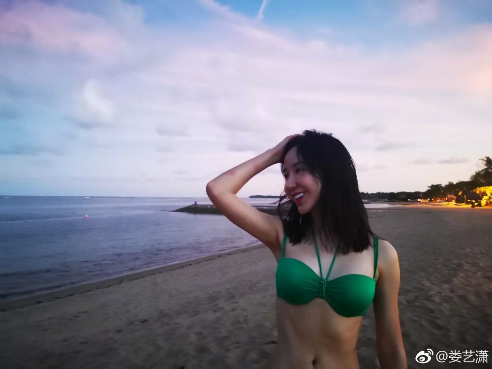 Yixiao Lou Sexy and Hottest Photos , Latest Pics