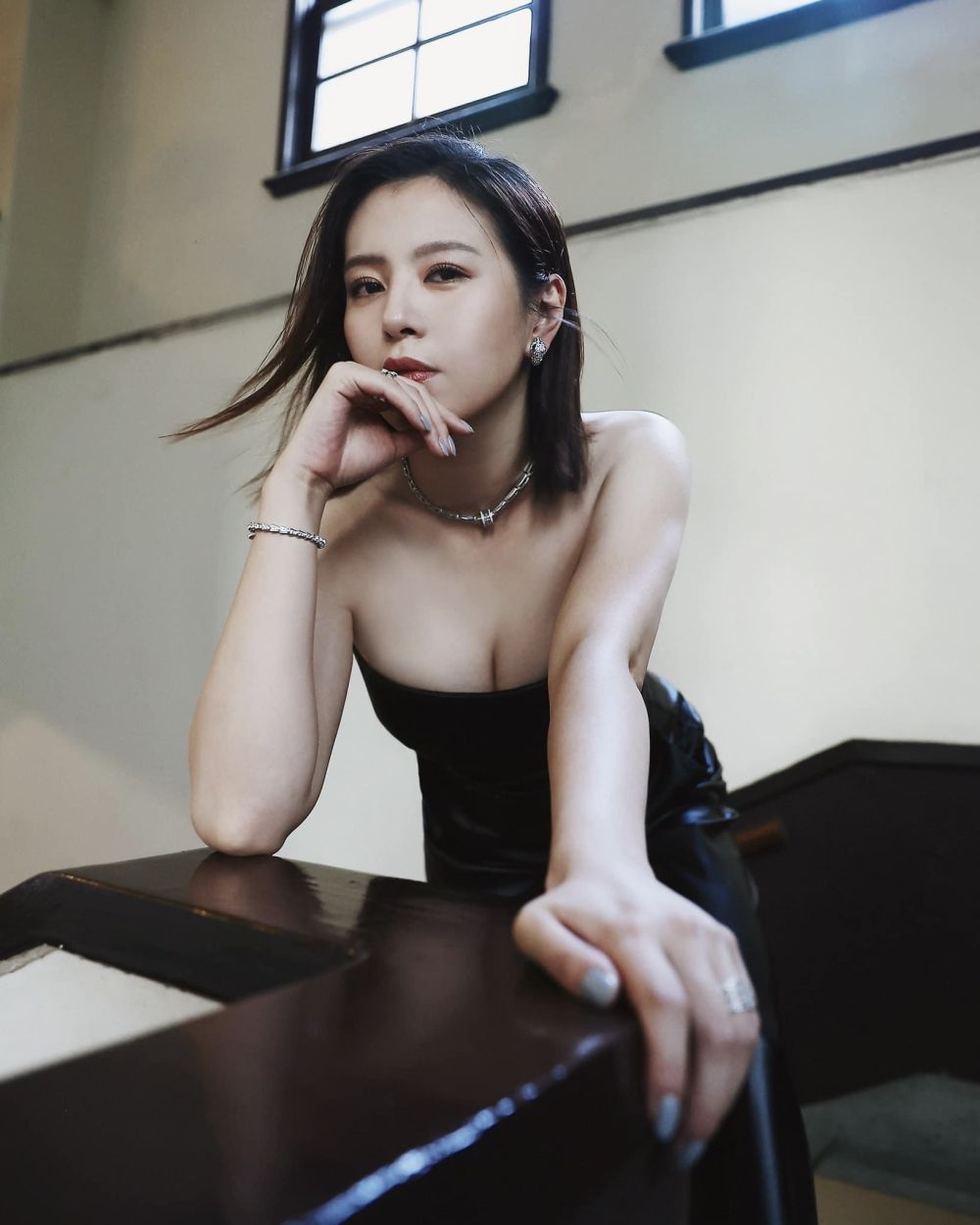 Esther Liu Sexy and Hottest Photos , Latest Pics