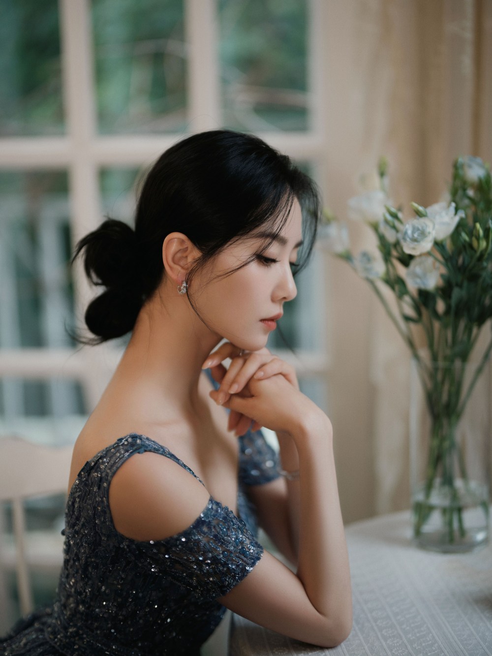 Shi Shi Liu Sexy and Hottest Photos , Latest Pics