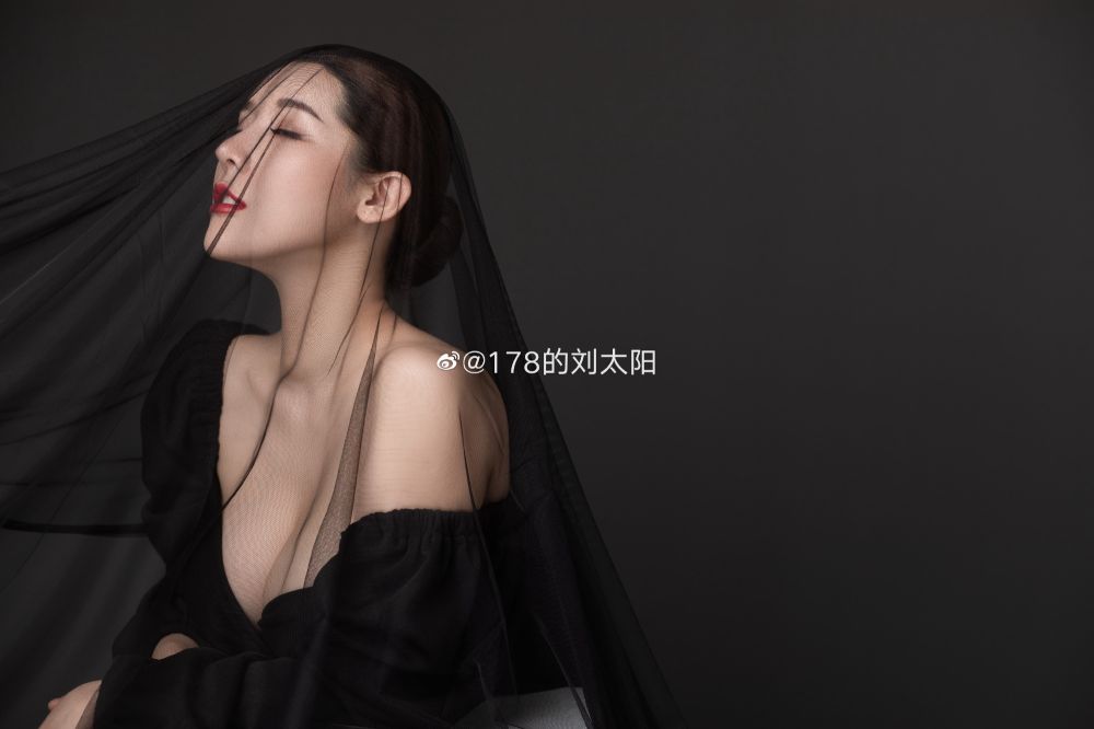 刘太阳 Sexy and Hottest Photos , Latest Pics