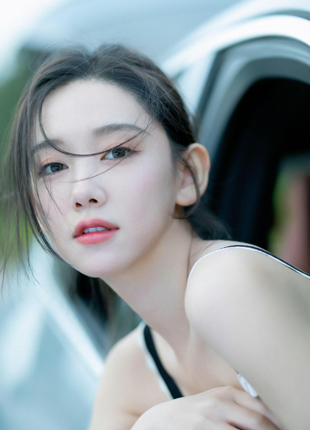 Daisy Li Sexy and Hottest Photos , Latest Pics