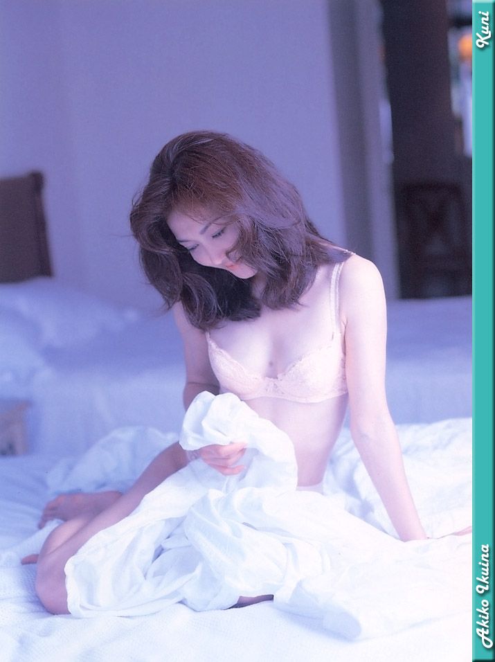 Akiko Ikuina Sexy and Hottest Photos , Latest Pics