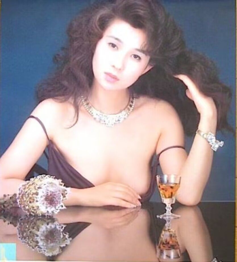 Kumiko Akiyoshi Sexy and Hottest Photos , Latest Pics