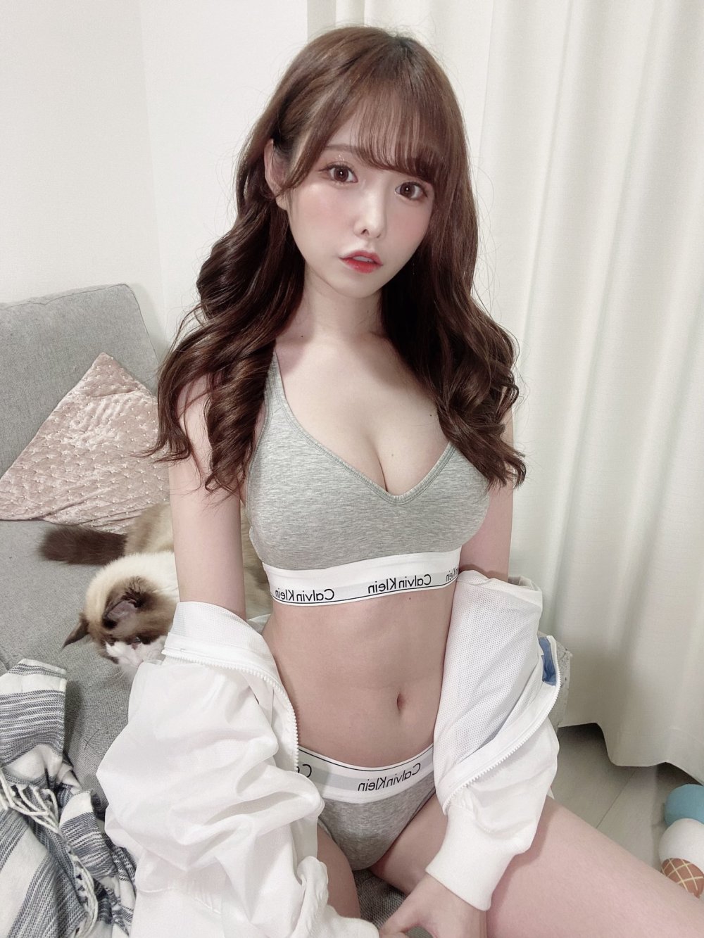 Arina Hashimoto Sexy and Hottest Photos , Latest Pics