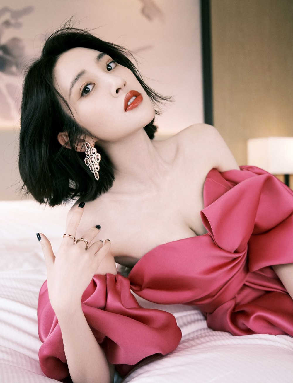Yixin Tang Sexy and Hottest Photos , Latest Pics