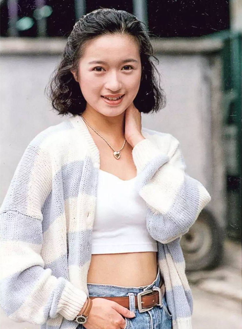 Ling Yeung Sexy and Hottest Photos , Latest Pics