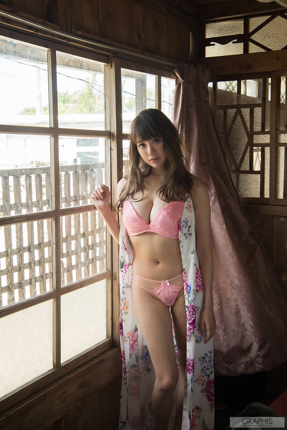 Shion Utsunomiya Sexy and Hottest Photos , Latest Pics