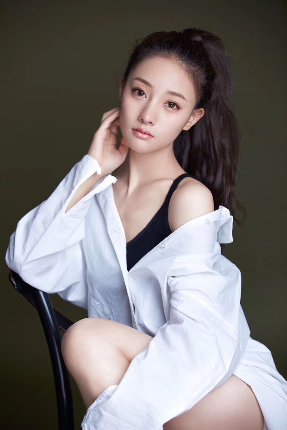 Lilan Zhu Sexy and Hottest Photos , Latest Pics