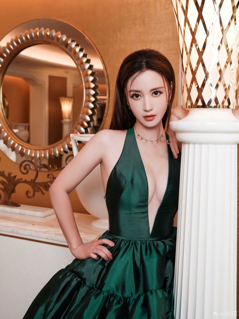 Meng Zhang Sexy and Hottest Photos , Latest Pics