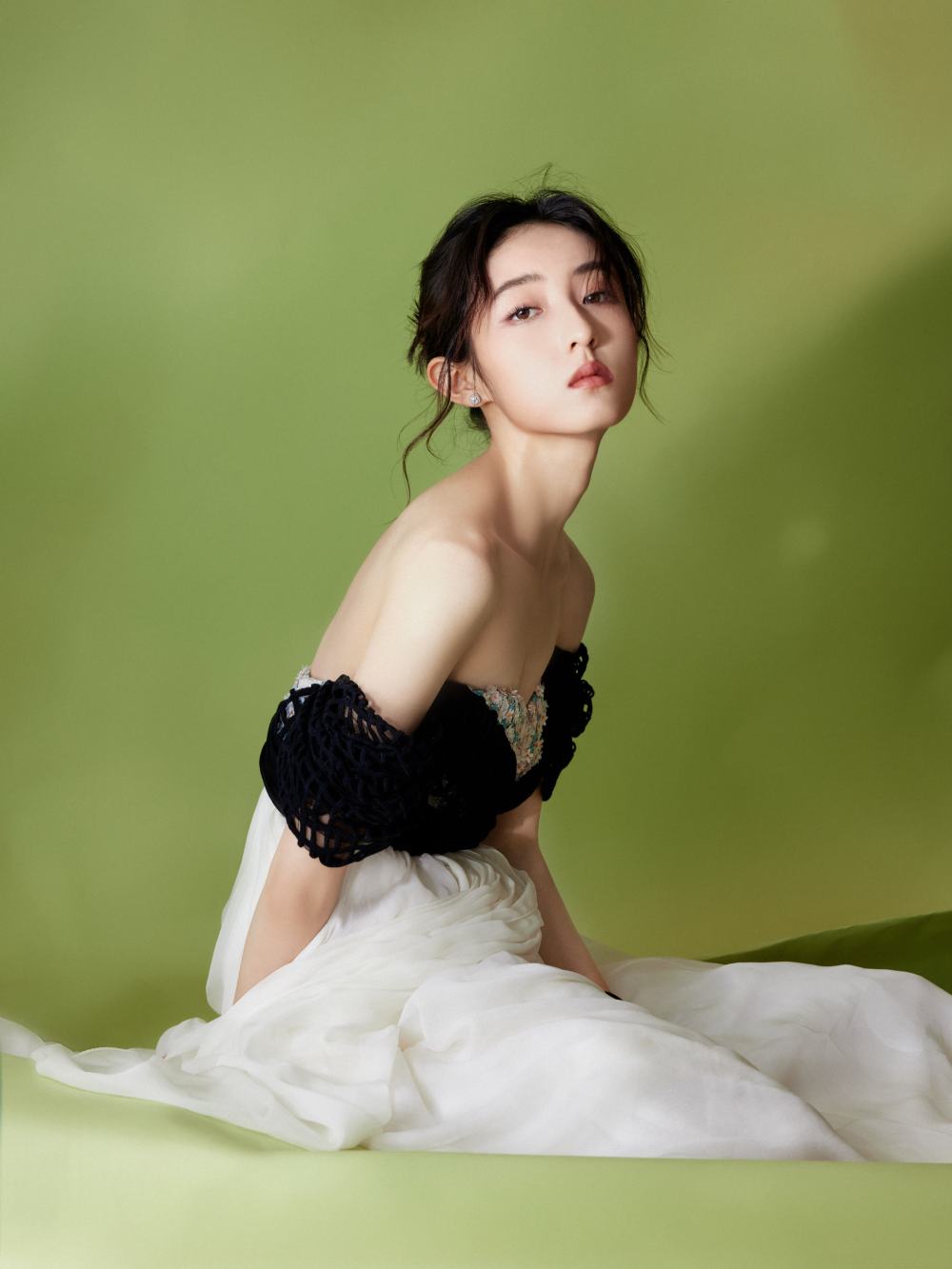 Zifeng Zhang Sexy and Hottest Photos , Latest Pics