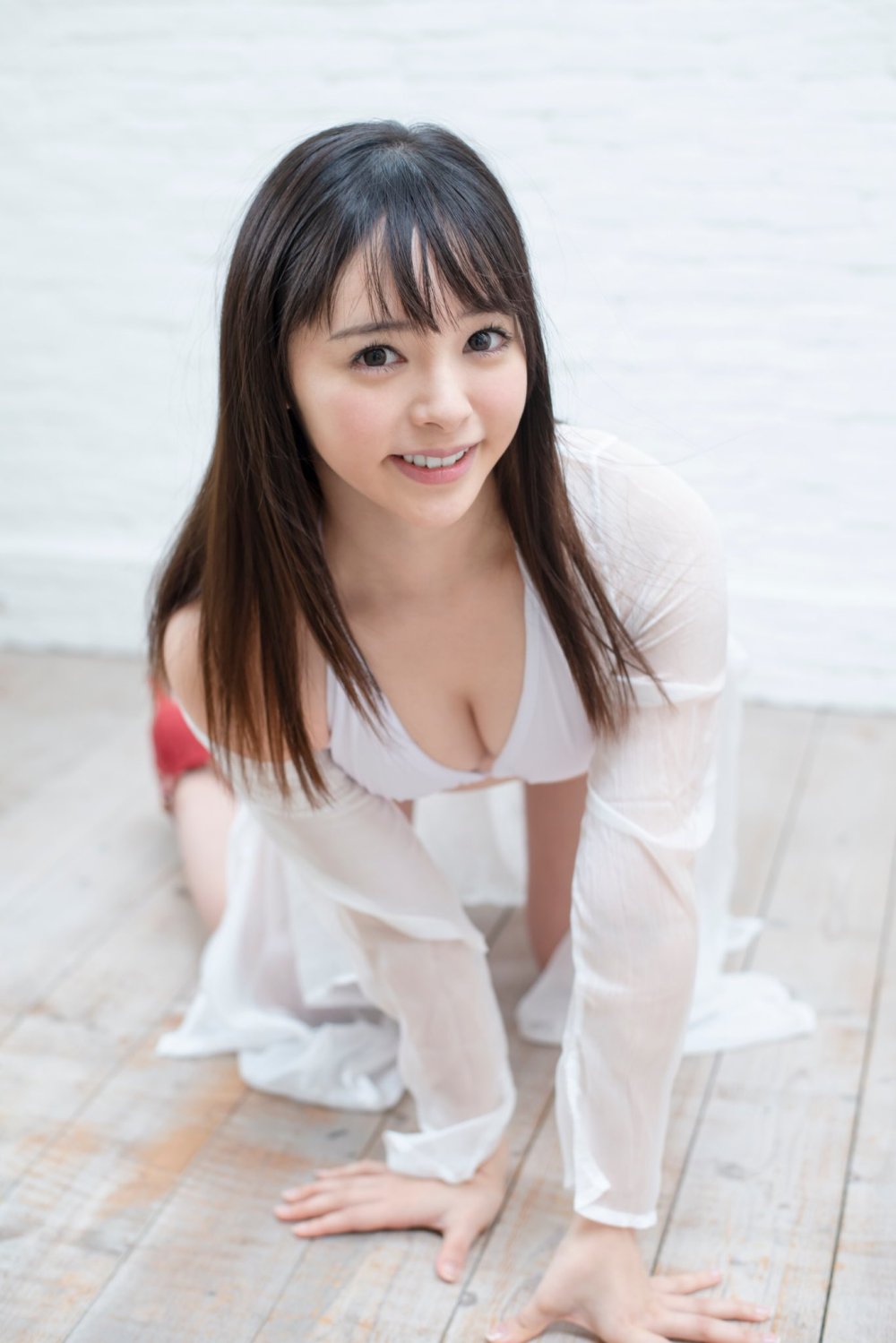Yuna Ogura Sexy and Hottest Photos , Latest Pics